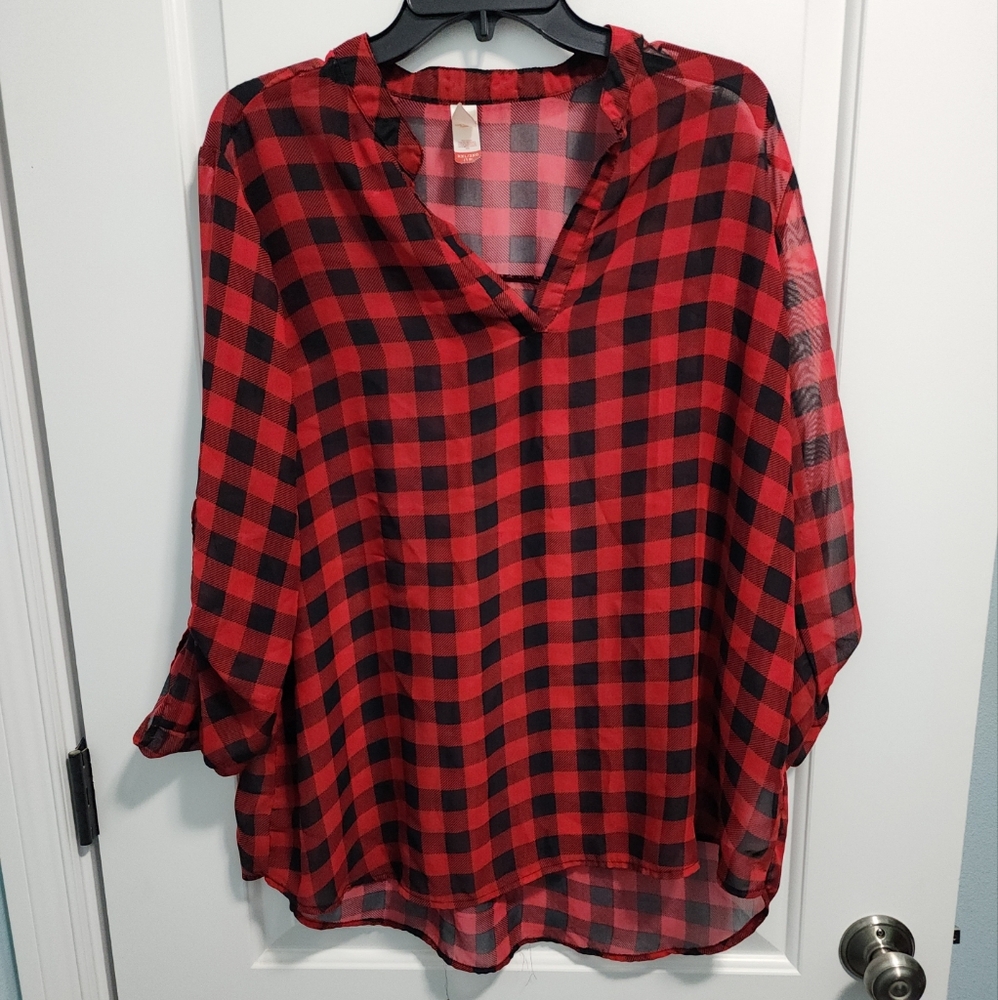 No Boundaries red plaid sheer sz XXL sz 19